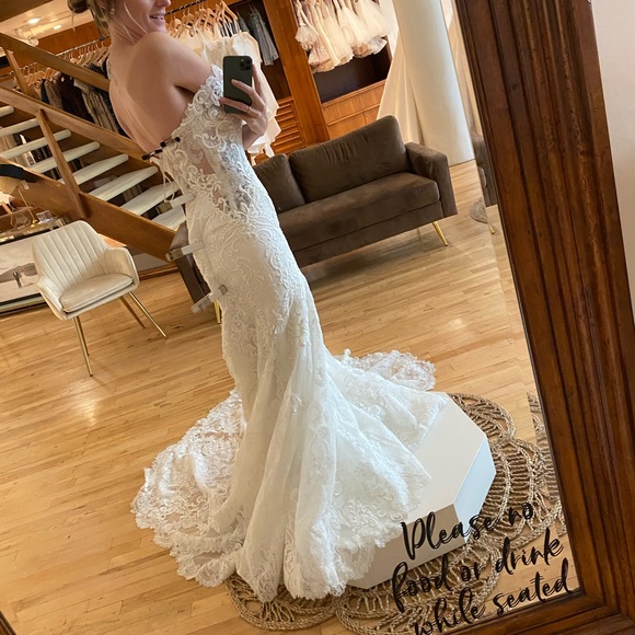 Martina Liana Wedding Dress - Picture 3 of 5